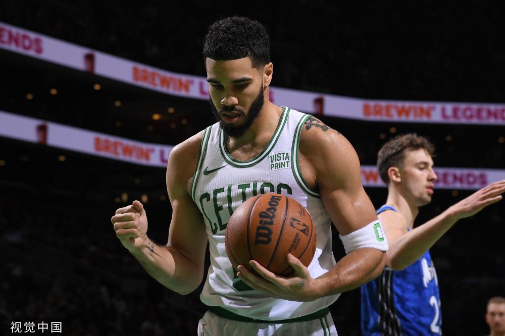 決定看似突 決定看似突